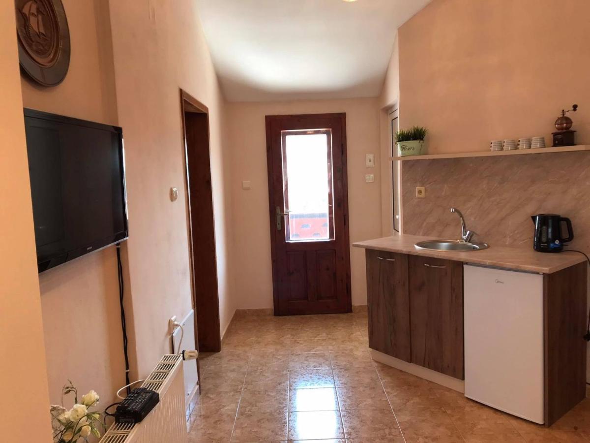 Hotel Къща За Гости Загорски à Kalofer Extérieur photo