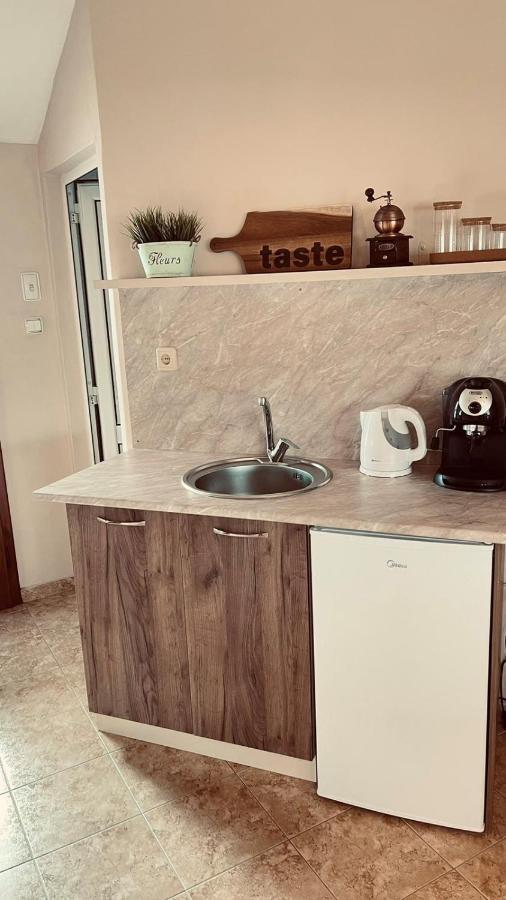 Hotel Къща За Гости Загорски à Kalofer Extérieur photo
